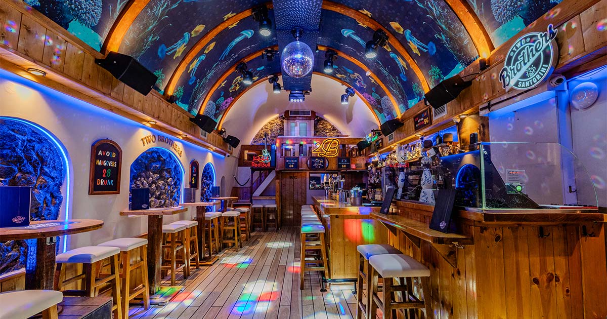 2 Brothers Bar Santorini